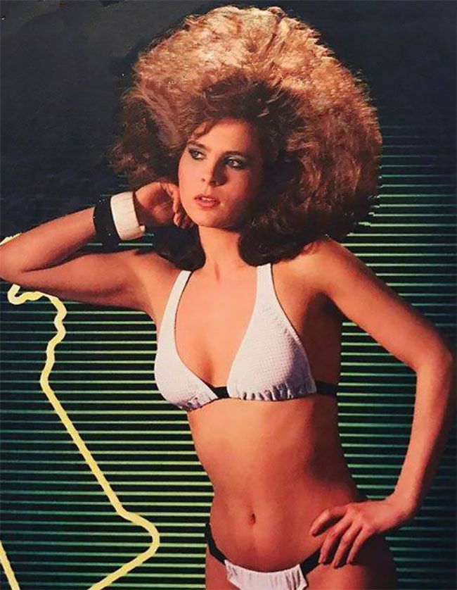 Кудряшка из 80-х - 11 фото