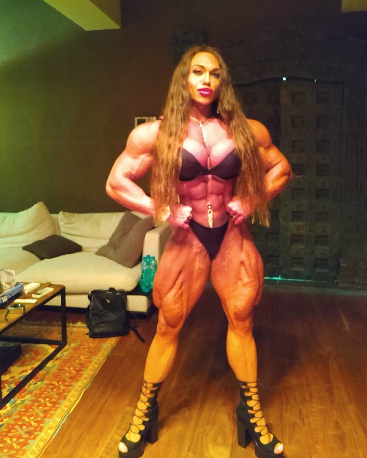У Натальи Кузнецовой мышцы больше, чем у ее мужа ❘ фото + видео.