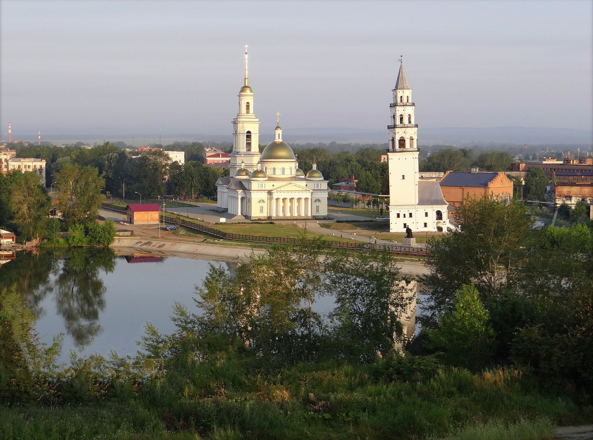 наклонная башня в невьянске