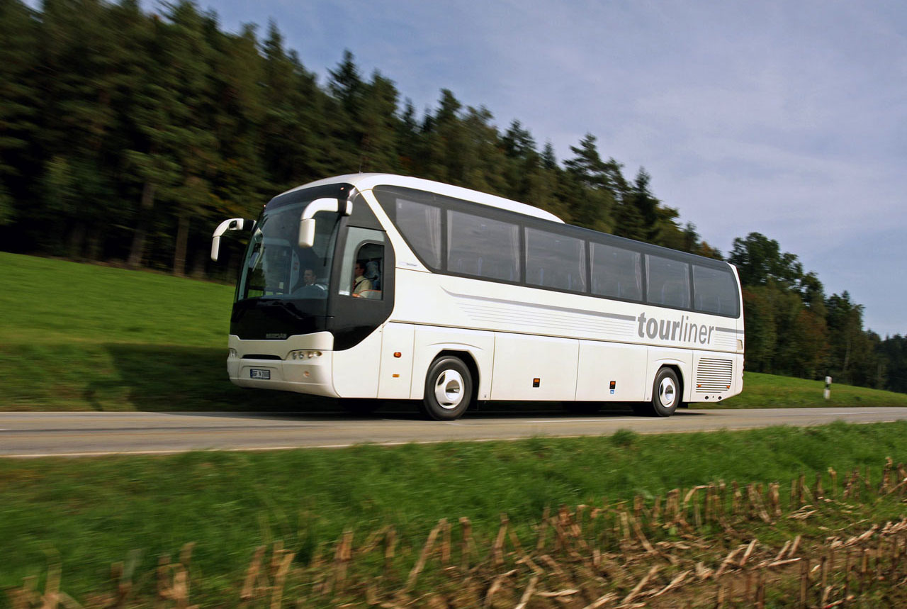 Континент автобусы. Автобус Neoplan Tourliner. Неоплан Турлайнер. Neoplan Tourliner l (57). Man Neoplan Tourliner.