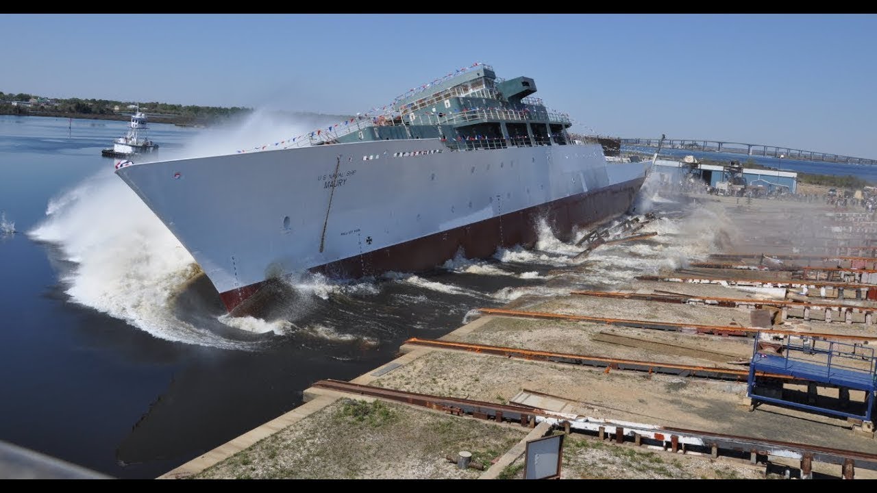 Корабли видео. Спуск судна на воду. Судно на стапеле. Спуск корабля на воду. Стапель для спуска судов на воду.