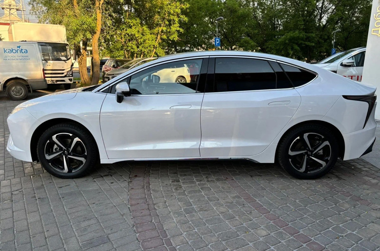 В России начали продавать «Амберавто» от «Автотора»: сколько стоит российский электрокар