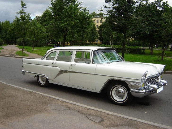 7 фактов про самый красивый советский автомобиль — «Чайка»