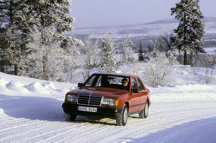 40 лет Mercedes-Benz E-Class W124 Ⅰ фото