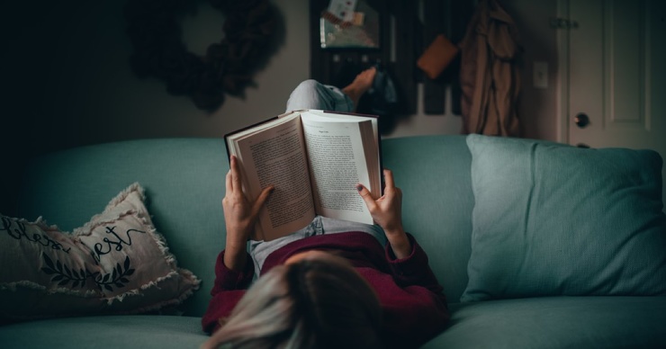 Почему нас часто клонит в сон во время чтения: отвечает невролог