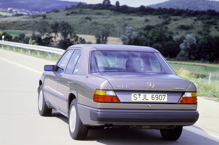 40 лет Mercedes-Benz E-Class W124 Ⅰ фото