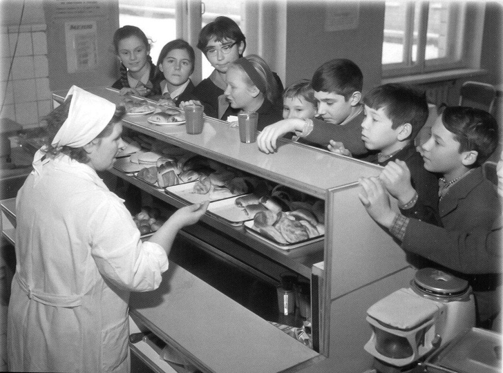 Беда и еда: 10 худших блюд из школьных столовых