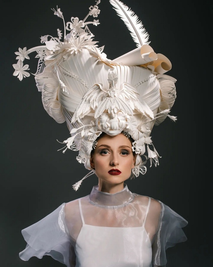 Снимаем шляпы: фантастические головные уборы из бумаги Аси Козиной