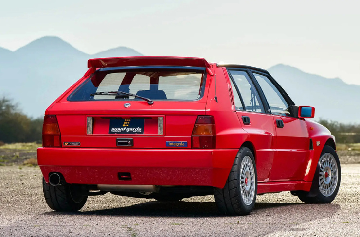 В продаже появилась Lancia Delta Integrale шеф-дизайнера Stellantis