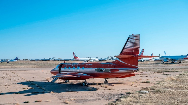 Частный самолет Элвиса Пресли, брошенный в пустыне Нью-Мексико, выставлен на аукцион