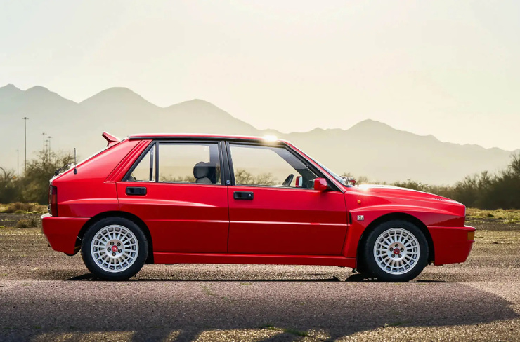 В продаже появилась Lancia Delta Integrale шеф-дизайнера Stellantis